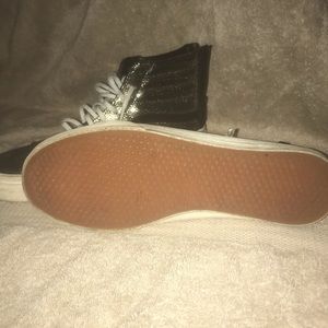 Vans Shoes - Woman’s Vans Vans Shoes - Woman’s Vans